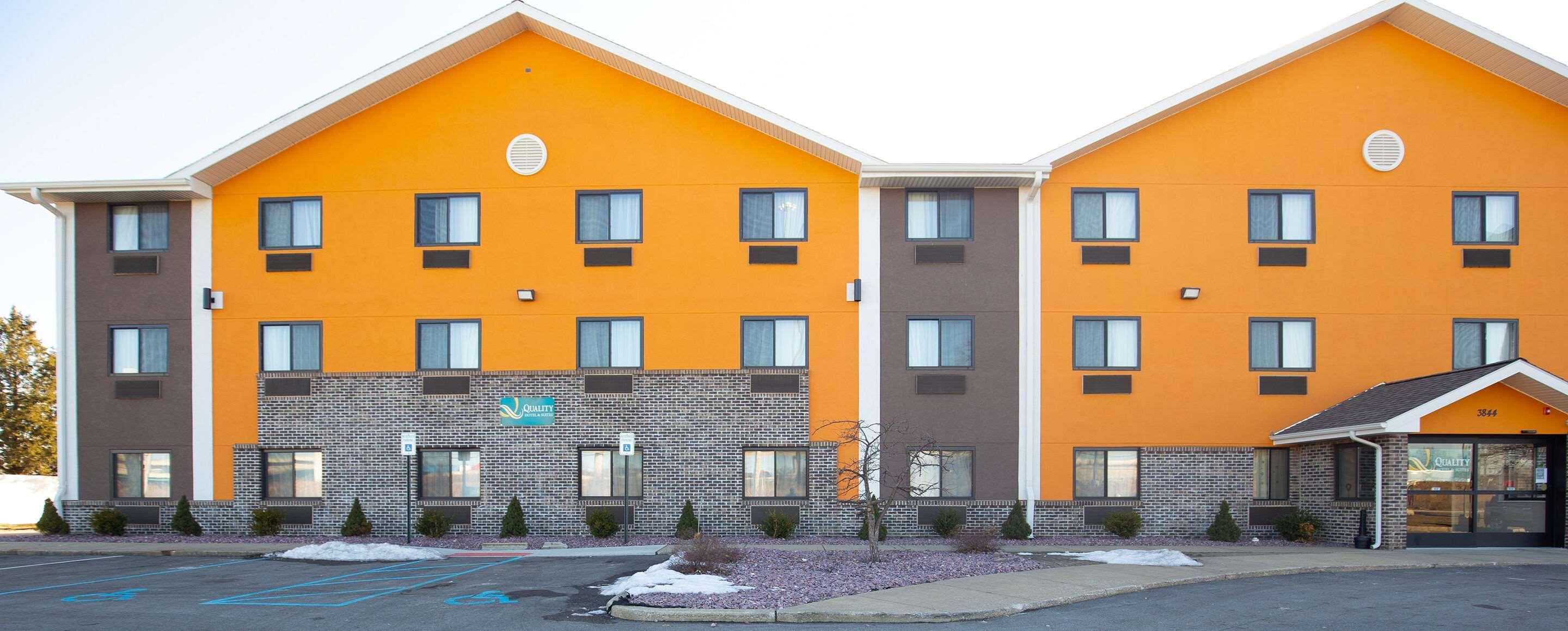Quality Inn & Suites Hammond Near I-8090 Exterior photo
